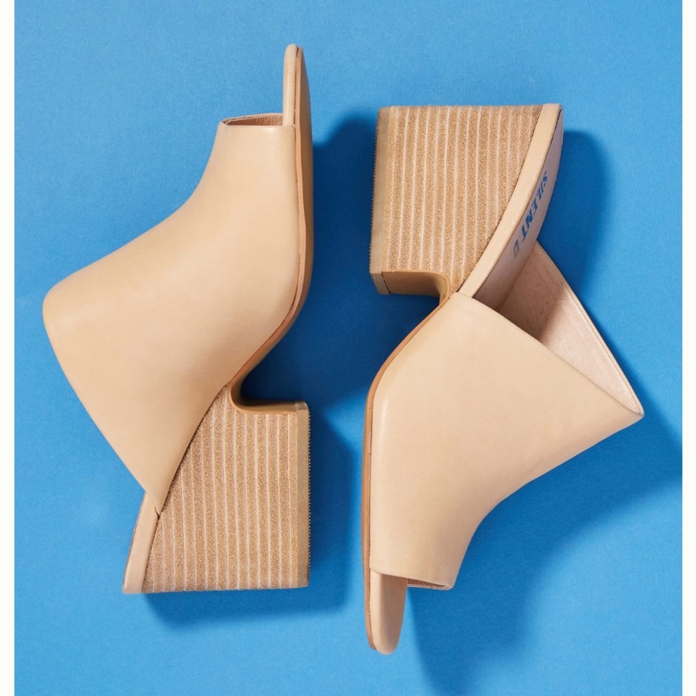 NIB •’Anthro • Silent D Billy’s Leather Mule